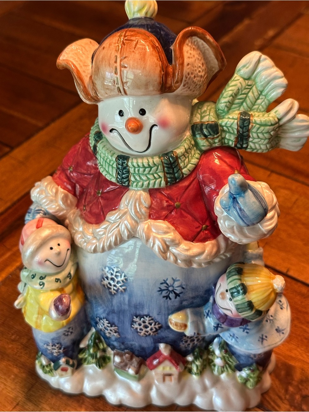 Festive Multicolor Snowman Family Figurine - Holiday Home Decor